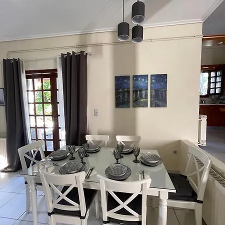 Vicky's Garden Villa