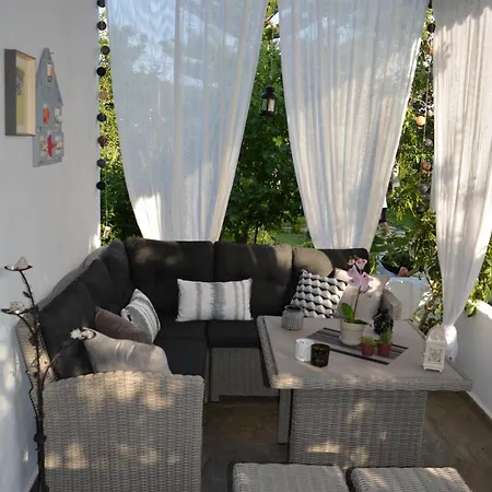 Vicky's Garden Villa
